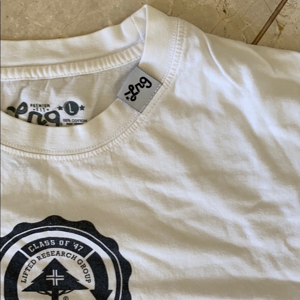 LRG BRAND TEE 🛹